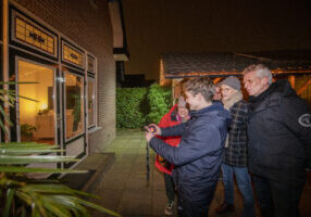 ST20230124-21756. Apeldoorn. Wandeling of fietstocht door Welgelegen: 'We maken een warmtebeeld van de voorkant van het huis van iedere deelnemer. Daardoor krijg je een idee waar in jouw huis de warmte weglekt, of juist niet.'
© Maarten Sprangh